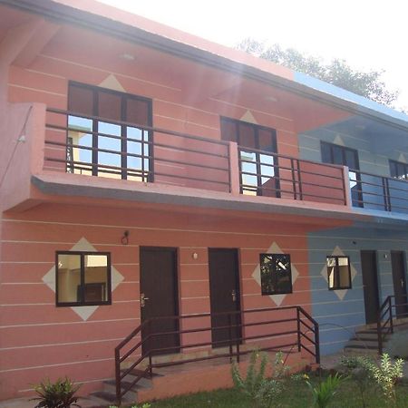 Pali Beach Resort Malad Экстерьер фото