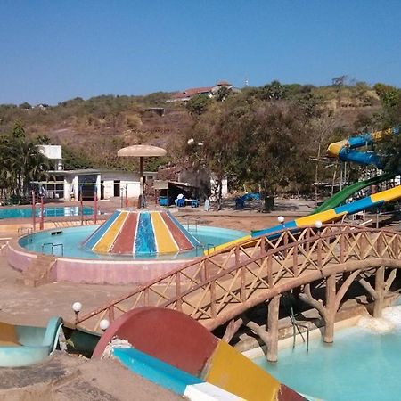 Pali Beach Resort Malad Экстерьер фото