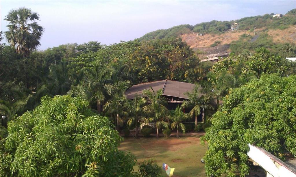Pali Beach Resort Malad Экстерьер фото
