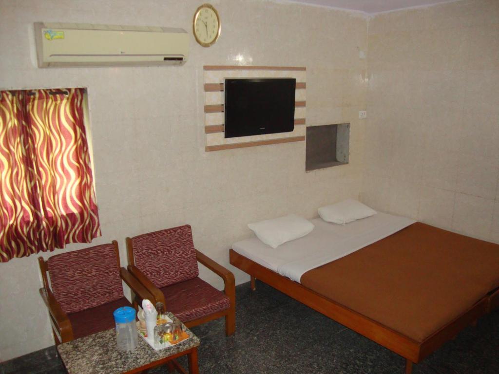 Pali Beach Resort Malad Номер фото