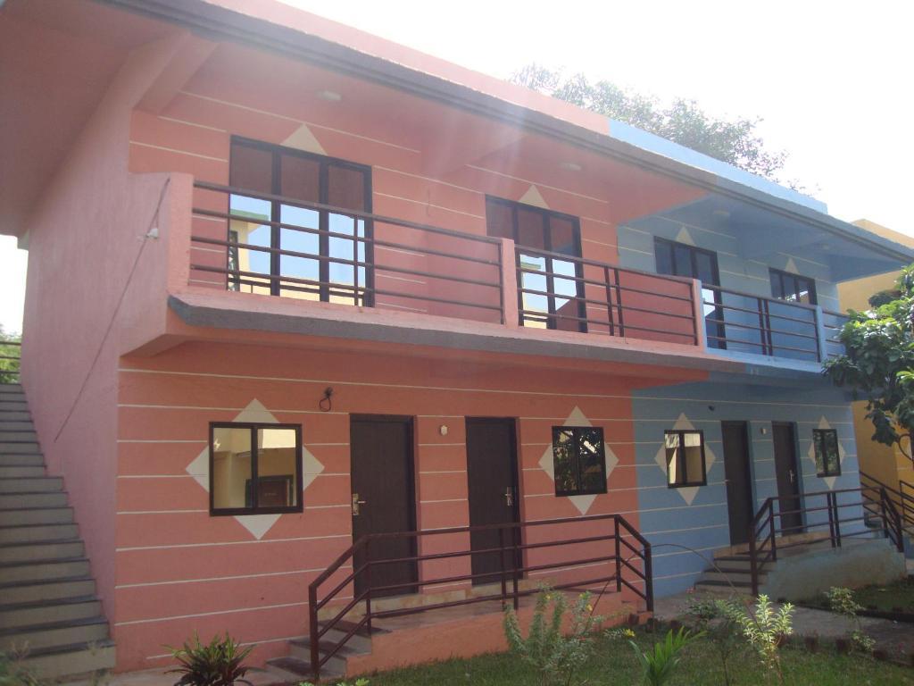 Pali Beach Resort Malad Экстерьер фото